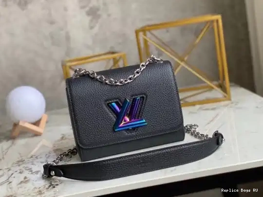 VUITTON LOUIS TWIST PM 0524